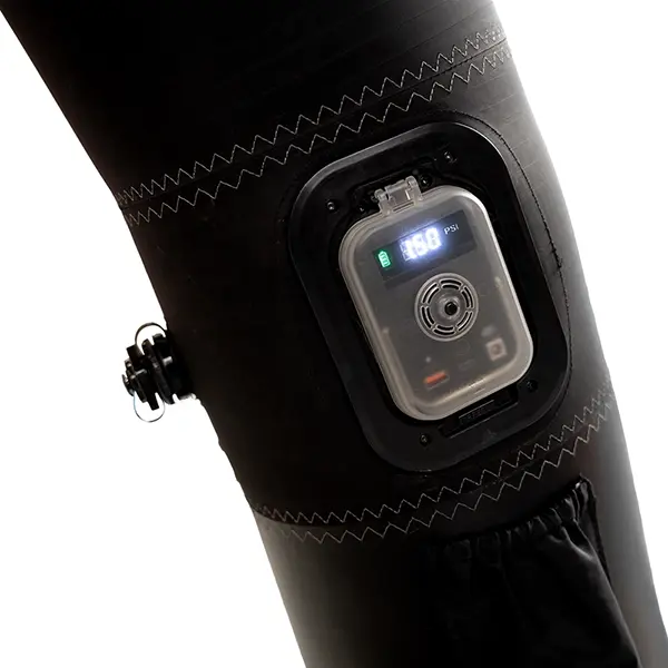 Konstrukcja namiotu stałociśnieniowego 6x6 z bezprzewodową pompką na power bank